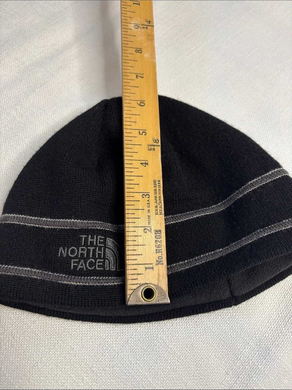 The North Face Black Beanie with Gray Stripe and Logo -282sku